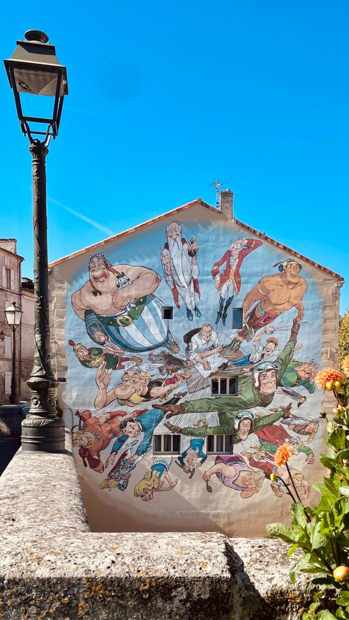 Appart Proche Gare Tgv Angouleme Deco Theme Bande Dessinee 外观 照片